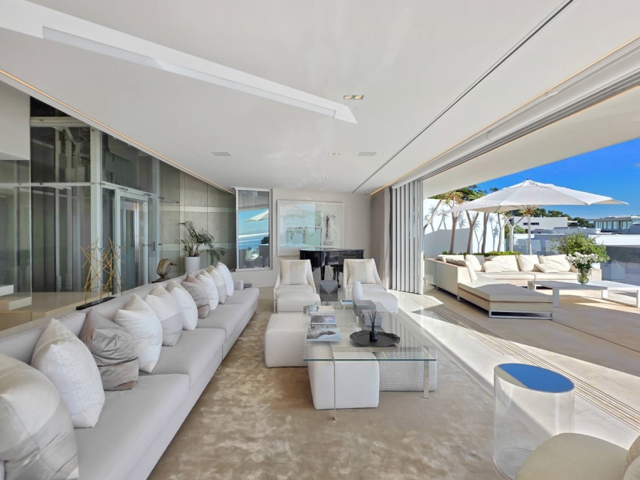 5 Bedroom Property for Sale in Fresnaye Western Cape